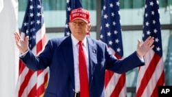 Tramp na mitingu u Viskonsinu, jun 2024. (AP Photo/Jeffrey Phelps)