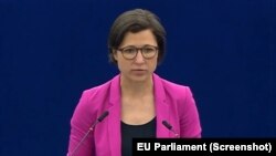 د اروپایي پارلمان غړې د ټولو فعالینو د خوشې کولو غوښتنه وکړله. 