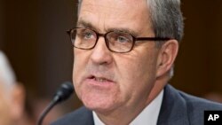 "Ми нереалістично очікуємо, що українці зроблять на полі бою щось таке, що американські підрозділи навіть не спробували б", – говорить генерал-лейтенант армії США у відставці Дуґлас Лют. Архівне фото: AP, фото зроблено 11 липня 2013 року. 