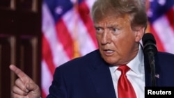 Arhiva - Bivši predsednik SAD Donald Tramp govori nakon iznošenja optužbi zbog njegovog rukovanja poverljivim dokumentima u Bedminsteru, Nju Džersi, 13. juna 2023.