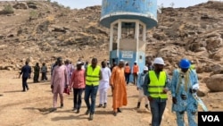 Ce château d’eau alimentera sept grands quartiers de la commune de Waza.