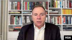 ბენ ჰოჯესი- აშშ-ის არმიის თადარიგის გენერალი. 