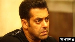 সালমান খান, ভারতের বলিউডের জনপ্রিয় অভিনেতা।