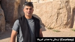 رحمان زحمتکش، ملقب به کوهیار وطن‌خواه.