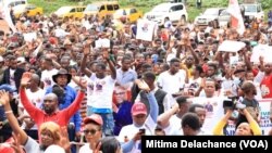 Vijana wa DRC wakishiriki katika kampeni za uchaguzi, Bukavu, DRC. Picha na Mitima Delachance