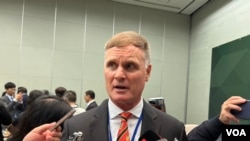 美國太平洋海軍陸戰隊退役中將指揮官魯德爾率國防承包商訪團訪問台灣。（美國之音記者楊安攝影）