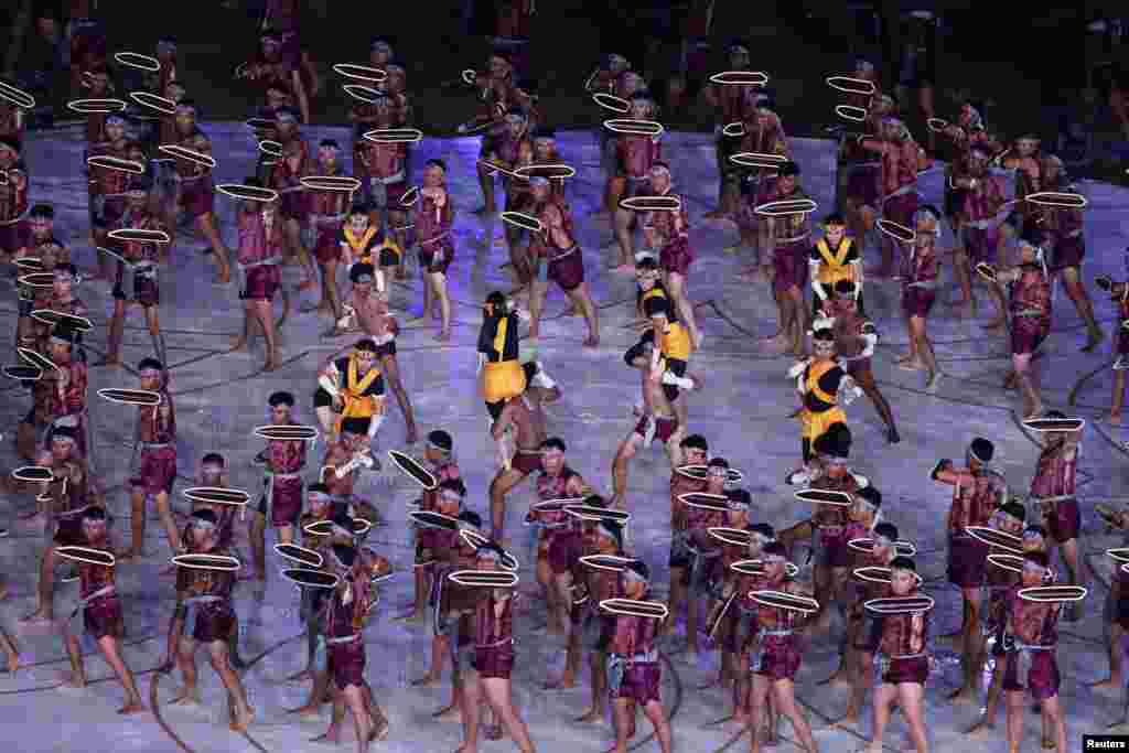 ការសម្តែងក្បាច់គុណល្បុក្កតោ នៅក្នុងពិធីបិទជាស្ថាពរនៃព្រឹត្តិការណ៍ប្រកួតកីឡាស៊ីហ្គេមលើកទី ៣២ និងអាស៊ាន​ប៉ារ៉ាហ្គេមលើកទី ១២ នៅពហុកីឡដ្ឋានមរតកតេជា ក្នុងរាជធានីភ្នំពេញ កាលពីថ្ងៃទី ១៧ ខែឧសភា ឆ្នាំ ២០២៣។ 