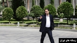 رضا مراد صحرایی، وزیر آموزش و پرورش جمهوری اسلامی که عملکرد او با انتقاد بسیار معلمان و فعالان نفی معلمان مواجه شده است