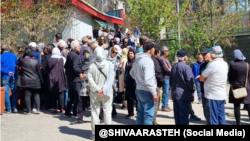 اعتراض گروهی از شهروندان به قطع درختان پارک قیطریه برای ساخت مسجد