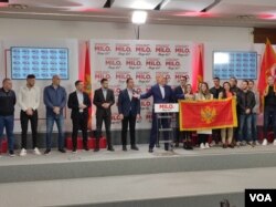 Crnogorski predsjednik Milo Đukanović govori na konferenciji za novinare. (Foto: VOA, Jovo Radulović)