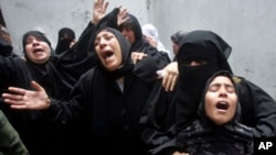 عزاداران فلسطینی که اعضای خانواده و نزدیکان شان در حملات اسراییل در نوار غزه از دست داده اند