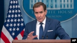 Координатор зі стратегічних комунікацій Ради нацбезпеки США Джон Кірбі виступає у вівторок, 24 жовтня 2023 року, під час брифінгу в Білому домі у Вашингтоні. (Фото AP/Mark Schiefelbein)
