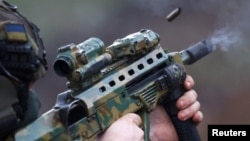 ARHIVA - Ukrajinski vojnik na poziciji blizu Bahmuta