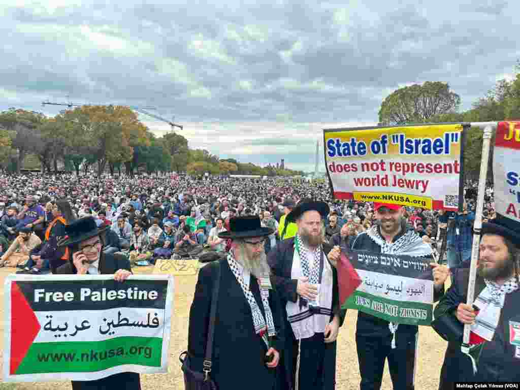 20 October 2023 - Washington'da Filistin'e destek mesajıyla düzenlenen eyleme katılan bir grup Yahudi "İsrail devleti dünyadaki Yahudi halkını temsil etmiyor" ve "Özgür Filistin" yazılı pankartlar taşıyor.