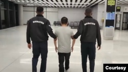 持變造護照而被捕的中國走線客 （巴拿馬移民局提供)