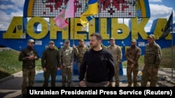 烏克蘭總統澤連斯基視察烏克蘭東部頓涅斯克地區前線。 （2024年4月19日）