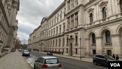 倫敦負責ATAS審查的外交部大樓和財政部大樓(美國之音/李伯安)