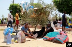 سفیکس ، تیونس میں تارکین وطن بے سرو سامانی کی حالت میں ، فوٹو اے پی ، 7 جولائی 2023