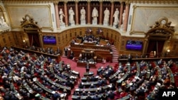 پارلمان فرانسه اخیراً با اکثریت آرا قانون جدید مهاجرت را تصویب کرد که در میان کشورهای اروپایی سختگیرانه ترین گفته شده است.