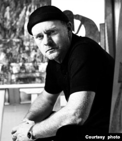 在香港成長的英國畫家李樺(Martin Lever，照片由李樺本人提供)