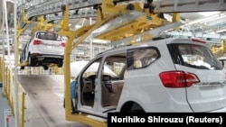 Lini produksi pabrik Saic GM Wuling di Liuzhou, Wilayah Otonomi Guangxi Zhuang, China, 19 Juni 2016. (Foto: Norihiko Shirouzu/Reuters)
