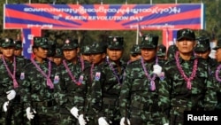 ၇၀ နှစ်မြောက် ကရင်အမျိုးသားအစည်းအရုံး (KNU) တည်ထောင်ခြင်း အခမ်းအနားအတွင်းတွေ့ရတဲ့ ကရင်အမျိုးသား ကာကွယ်ရေးတပ်ဖွဲ့ဝင်များ (ဇန်နဝါရီ ၃၁၊ ၂၀၁၉)