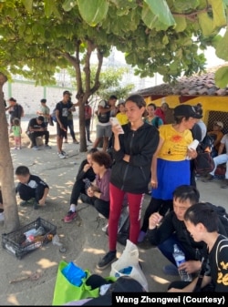 王中偉一行在走線途中（由照片受訪者提供）