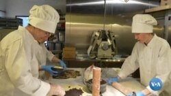 Kaliforniya: Ukrainalik qochqinlar ishlaydigan qandolatxona