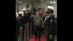 韩国防长参观美军“卡尔·文森”号航母