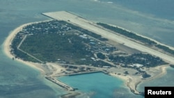 资料照：鸟瞰位于南中国海存在主权争议的铁峙岛（Thitu Island，中国称为中业岛）