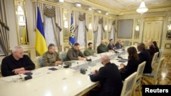 ԱՄՆ պաշտպանության նախարար Օսթինը` Ուկրաինայի նախագահ Վոլոդիմիր Զելենսկու և ուկրաինական կառավարության անդամների հետ