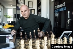 Aleksandar Džombić se susreo sa novinarima CIN-a, ali zbog sudskog procesa nije mogao dati zvaničnu izjavu (Foto: CIN)