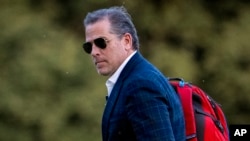 2023年6月25日，拜登總統的兒子亨特拜登抵達華盛頓麥克奈爾堡。 （美聯社照片）