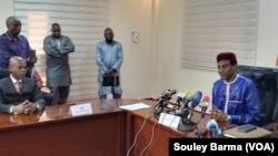 Taron manema labaran da Fira minista Lamine Zeine