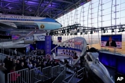 Republikanski predsednički kandidati debatuju u Predsedničkoj biblioteci Ronald Regan, 27. septembra 2023.