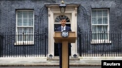 Britain's new Prime Minister Rishi Sunak delivers a speech outside Number 10 Downing Street, in London, Britain, October 25, 2022. (REUTERS/Hannah McKay)