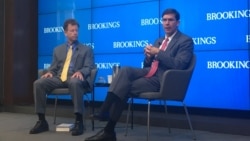 美國前國防部長馬克·埃斯珀（Mark Esper）（右）7月14日出席布魯金斯學會舉辦的座談會。 (記者薛小山拍攝）