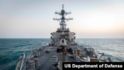 阿利伯克級導彈驅逐艦約翰·麥凱恩號於2021年2月4日例行通過台灣海峽。