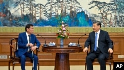 中國國家主席習近平2023年7月17日接見菲律賓前總統羅德里戈·杜特爾特（Rodrigo Duterte）。（美聯社）