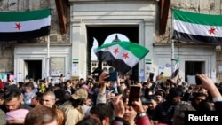 Патувањето на делегацијата на САД следи по контактите со Франција и Британија во последните денови. 