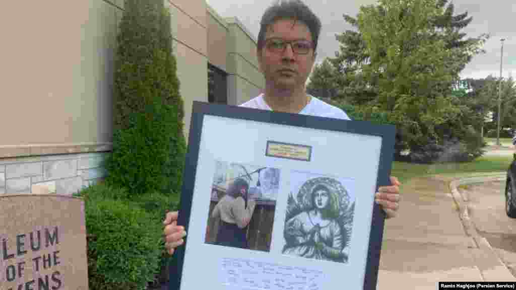 علیرضا قندچی که همسر و دو فرزند خود را در سرنگونی پرواز پی اس ۷۵۲ با شلیک موشک&zwnj;های سپاه پاسداران از دست داده است،&zwnj; پیش از آغاز &laquo;راهپیمایی برای دادخواهی&raquo; در سخنرانی خود گفت،&zwnj; ما از سال اول گفتیم خواهان عدالت پشت درهای بسته و پشت میز مذاکره نیستیم، هیچ وقت عدالت پشت درهای بسته به سرانجام نرسیده است. (عکس&zwnj;: صدای آمریکا)