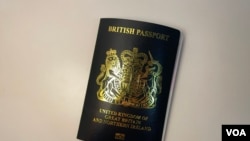 英國國民海外護照 （攝影：美國之音鄭樂捷）