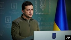 Руските трупи и денес продолжија да се борат со украинските одбранбени сили и војници за контрола на Киев и други градови, а успеаја да влезат во Харков, вториот по големина град во Украина