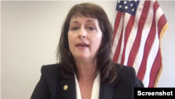 نادین منزا، رئیس کمیسیون ایالات متحده در امور آزادی بین‌المللی دینی، در گفت‌وگو با بخش فارسی صدای آمریکا