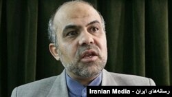 علیرضا اکبری، شهروند دوتابعیتی ایرانی-بریتانیایی که به اتهام «افساد فی‌الارض» و «جاسوسی» اعدام شد.