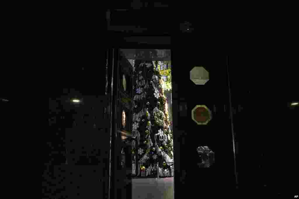 საახალწლო ნაძვის ხე. კიევი, უკრაინა. 18 დეკემბერი, 2022 წელი&nbsp;