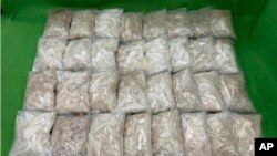 Foto de archivo de bolsas de metanfetamina incautadas. (AP)