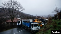 Barikade u Sjevernoj Mitrovici (REUTERS/Florion Goga)