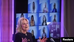 جیل بایدن، بانوی نخست آمریکا، در حال سخنرانی در شانزدهمین مراسم اهدای جوایز «زنان شجاع بین‌المللی» در وزارت خارجه، واشنگتن. ۲۳ اسفند ۱۴۰۰ 