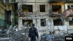 Rossiya hujumiga uchragan aholi turar joyi. Kiyev, 14-mart, 2022. 